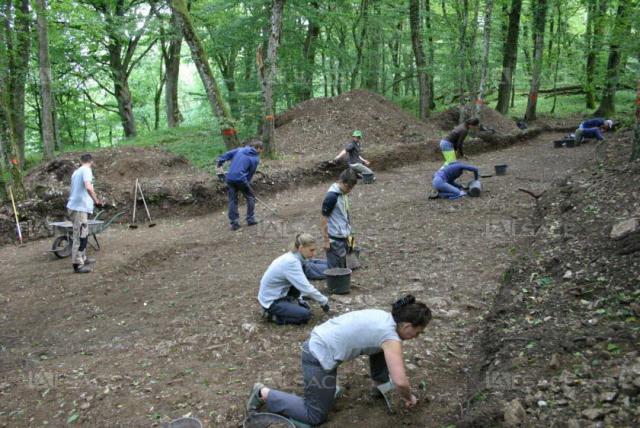10731_fouilles-archeologiques-au-britzgyberg-1504803880_19-04-18.jpg